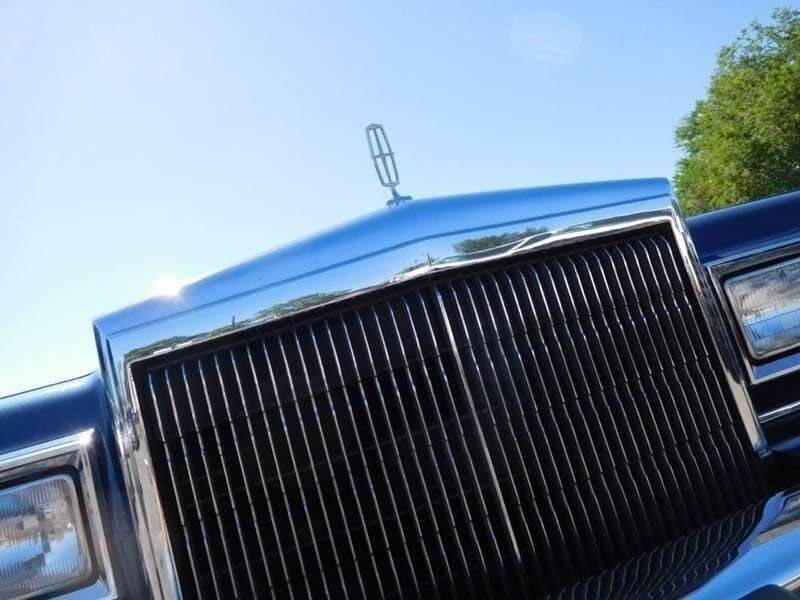 Lincoln-Town-Car-1988-Sedan-6
