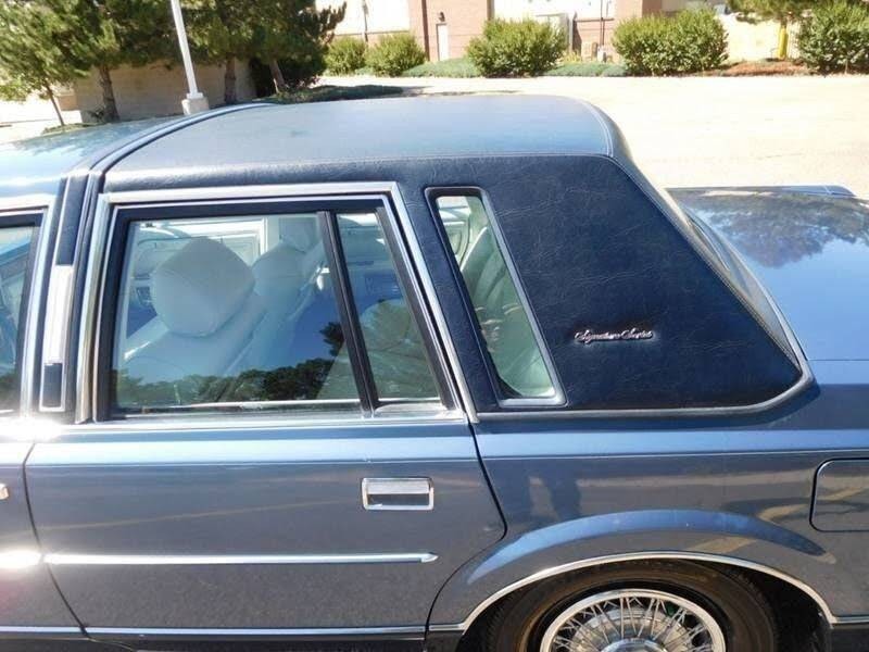 Lincoln-Town-Car-1988-Sedan-8