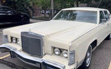 Lincoln-Town-car-1978-Cream-Cream