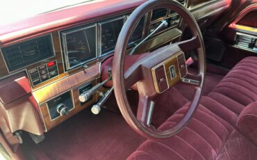 Lincoln-Town-car-1989-White-Burgundy-14