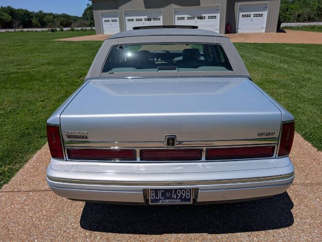 Lincoln-Town-car-1995-Silver-2