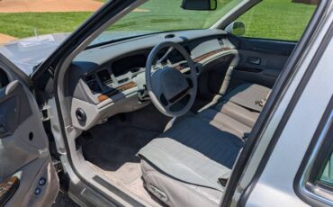 Lincoln-Town-car-1995-Silver-6