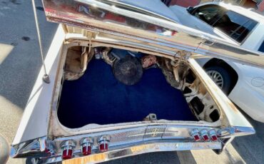 Lincoln-continental-1960-white-11