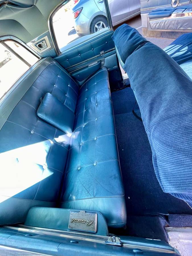 Lincoln-continental-1960-white-12