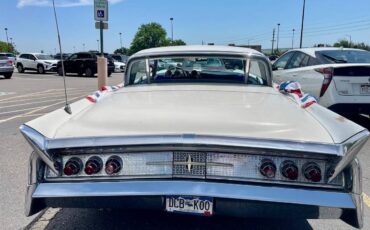 Lincoln-continental-1960-white-14