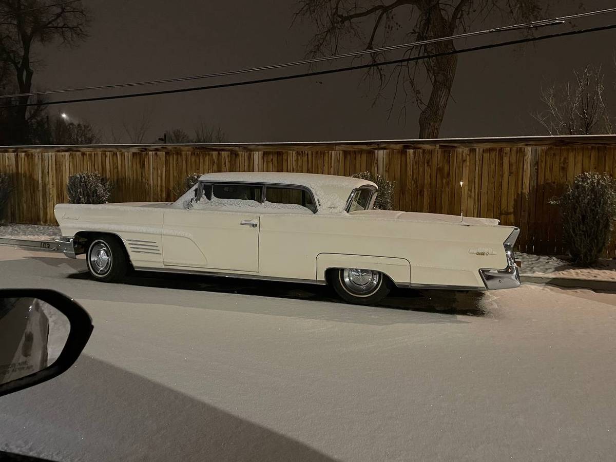 Lincoln-continental-1960-white-22