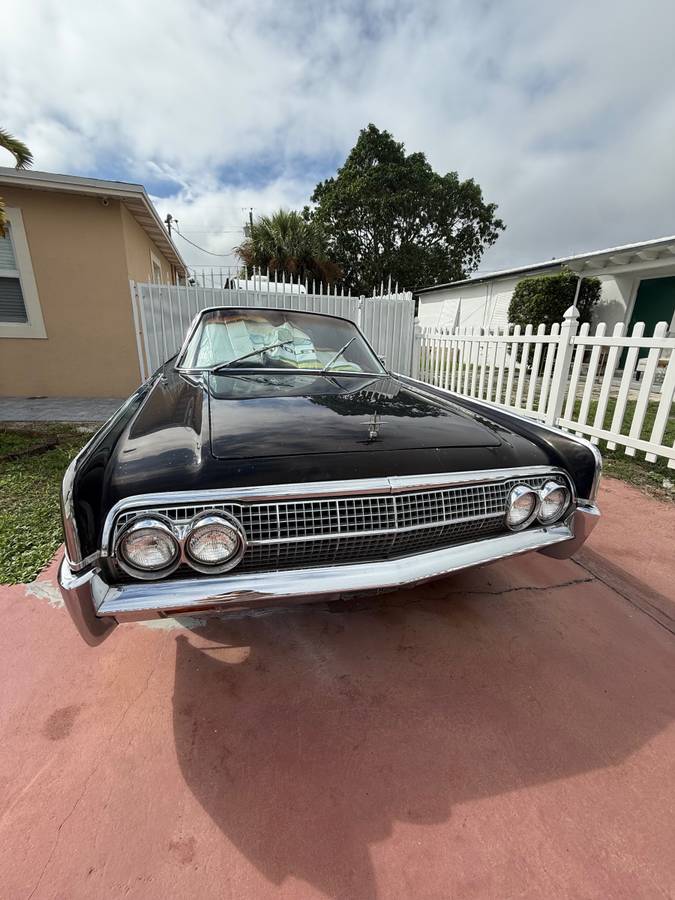 Lincoln-continental-1963-black-1
