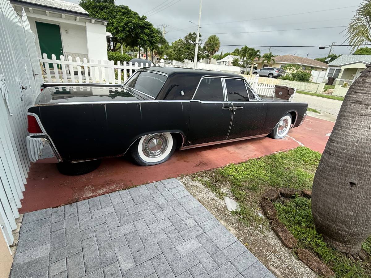Lincoln-continental-1963-black-2