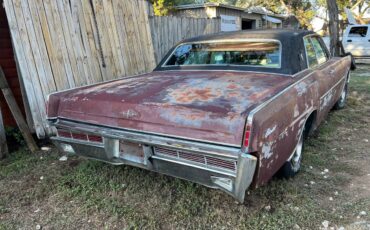 Lincoln-continental-1966-custom-3