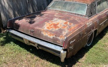 Lincoln-continental-1966-custom-7