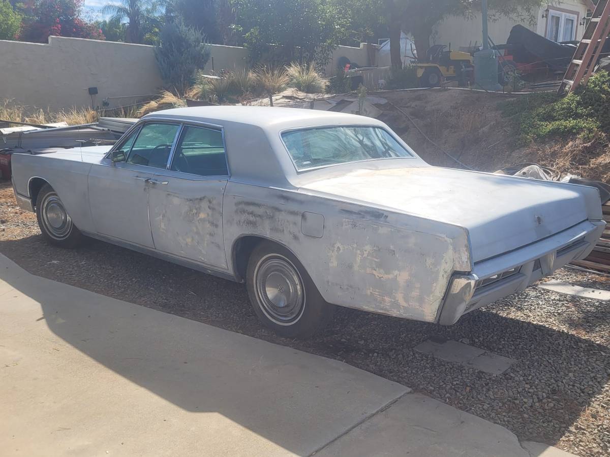 Lincoln-continental-1966-grey-3
