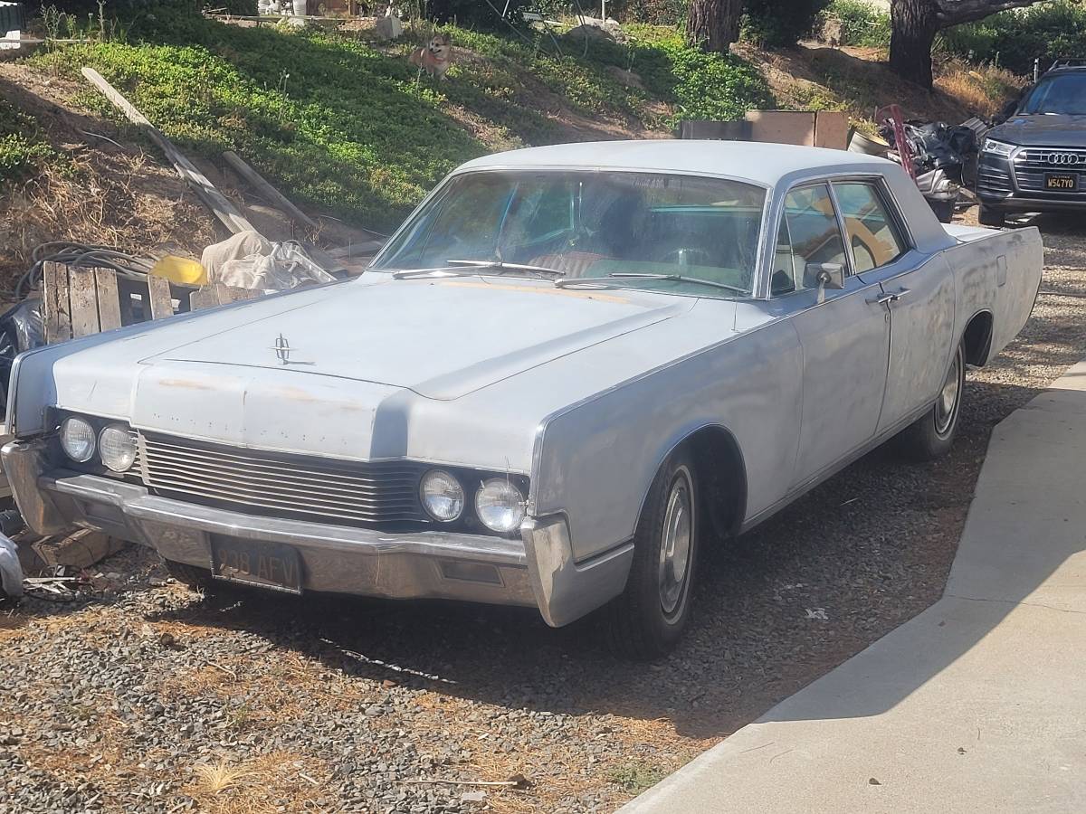 Lincoln-continental-1966-grey