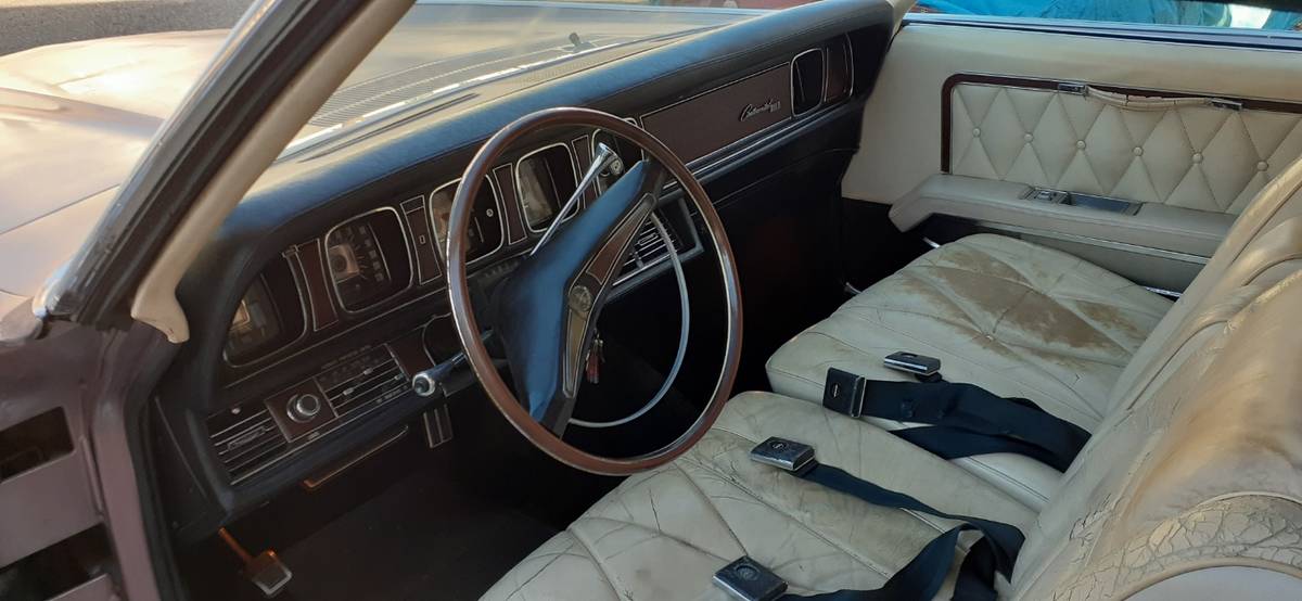Lincoln-continental-1969-purple-2