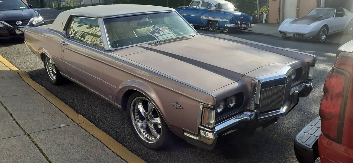Lincoln-continental-1969-purple-3