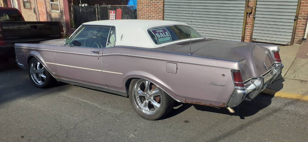 Lincoln-continental-1969-purple-4