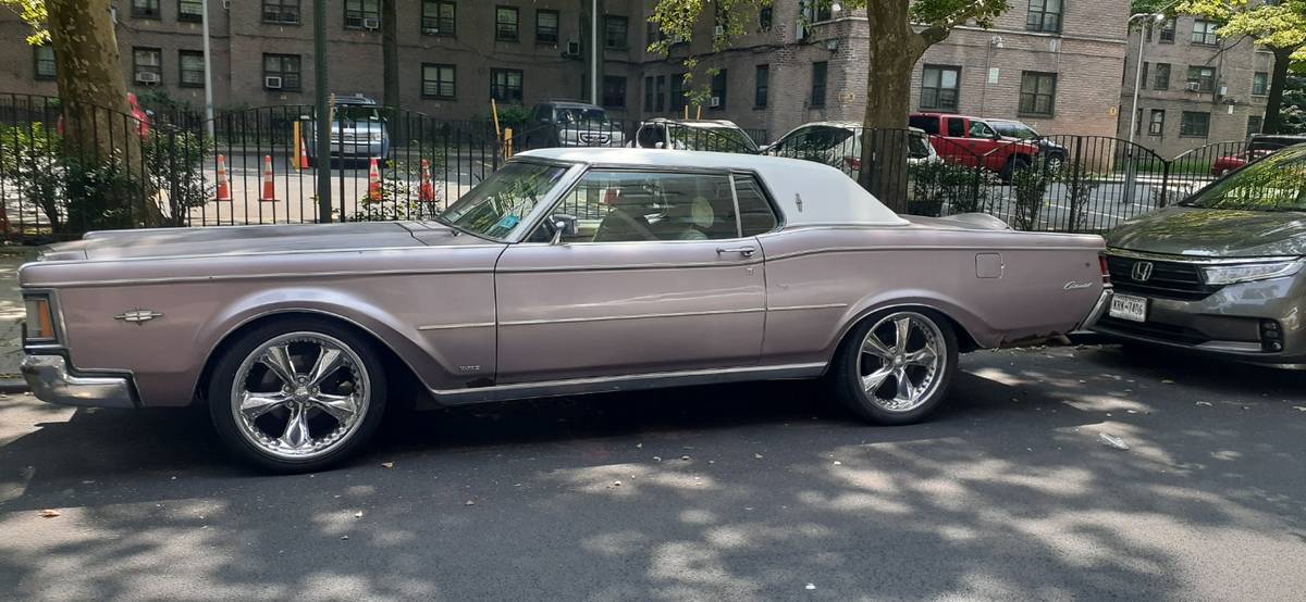 Lincoln-continental-1969-purple-7