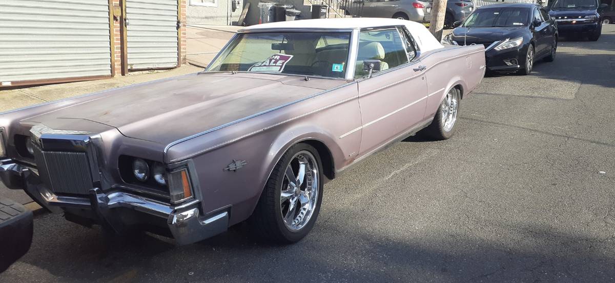 Lincoln-continental-1969-purple