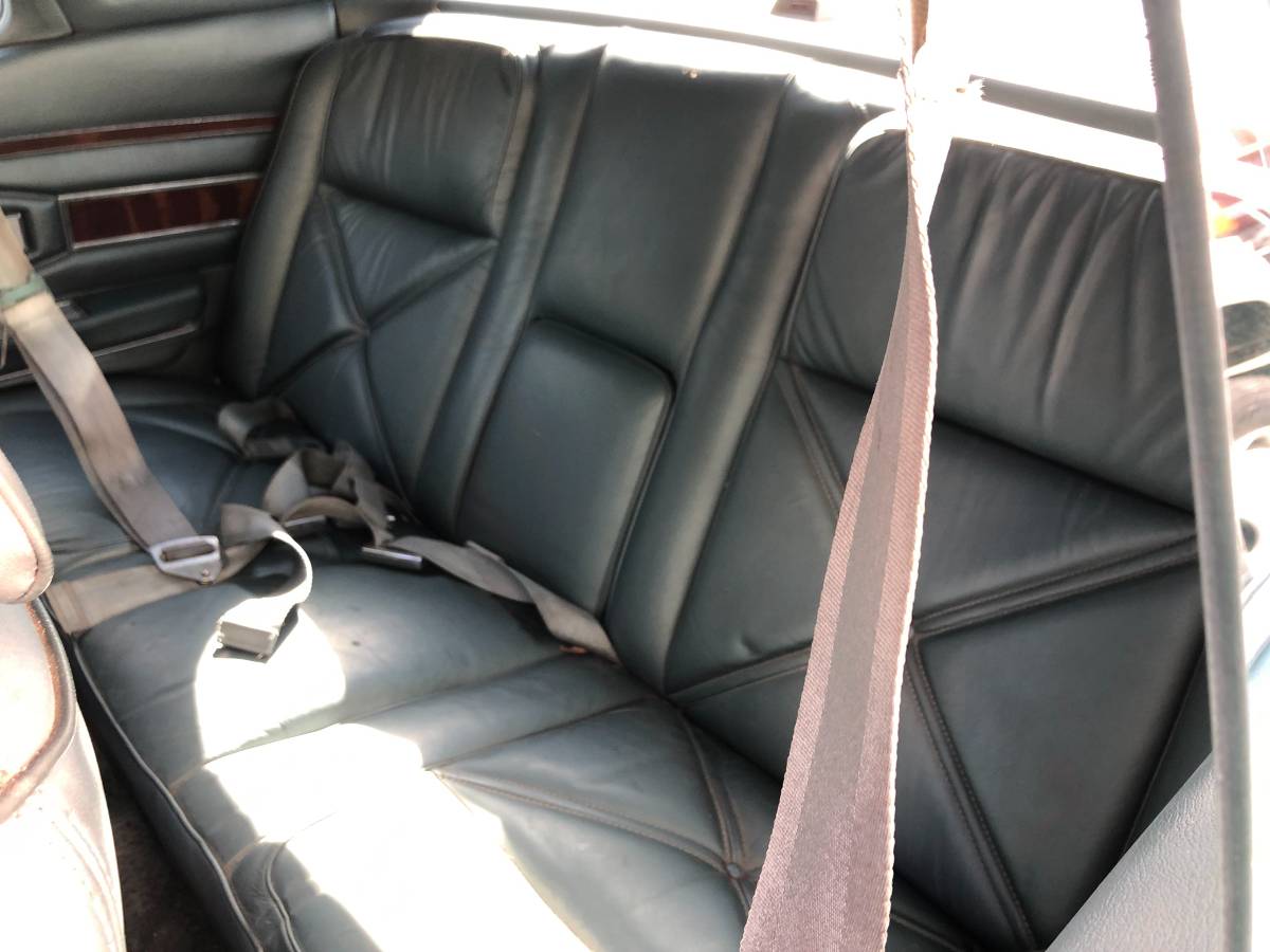 Lincoln-continental-1971-8