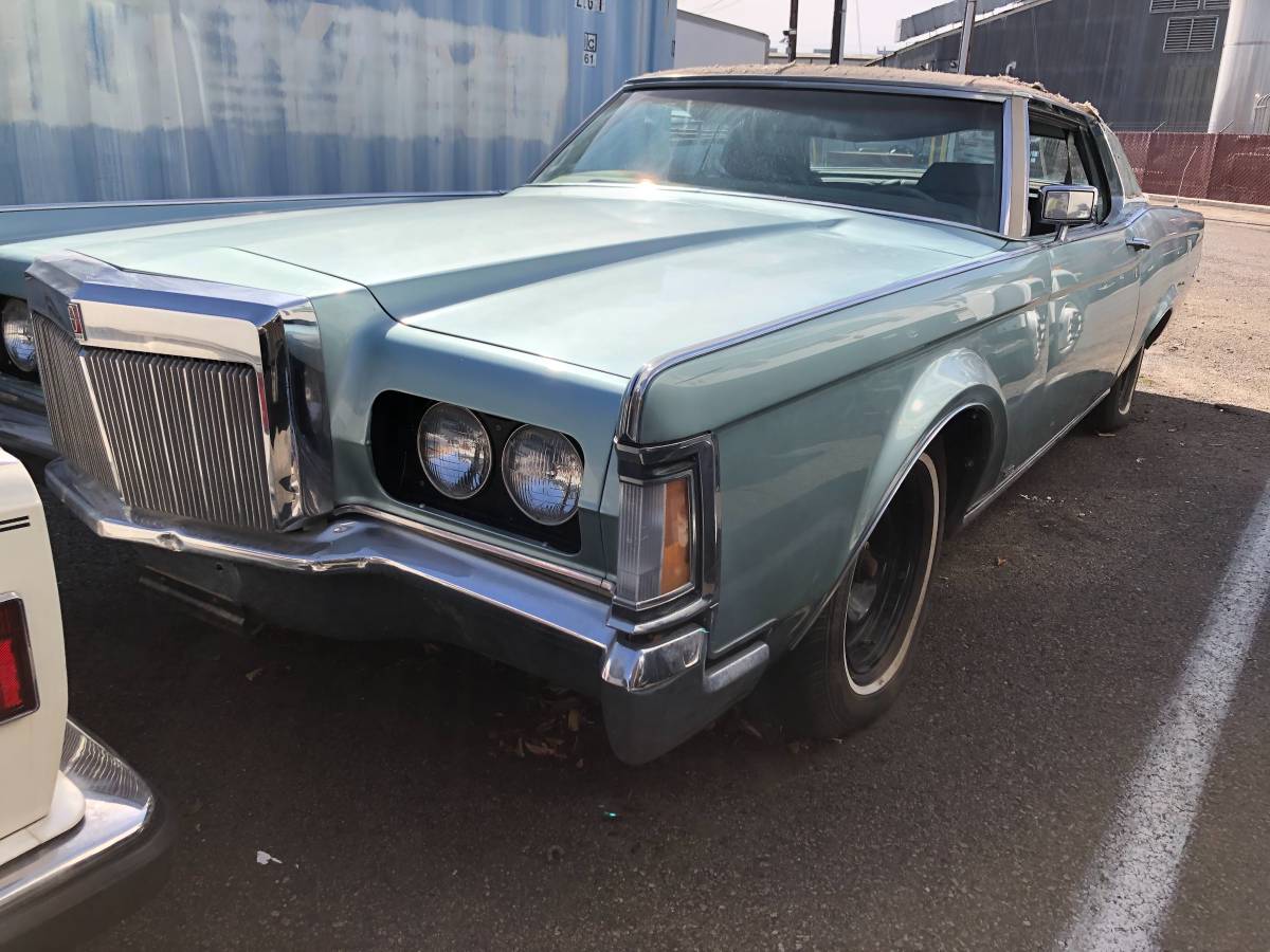 Lincoln-continental-1971