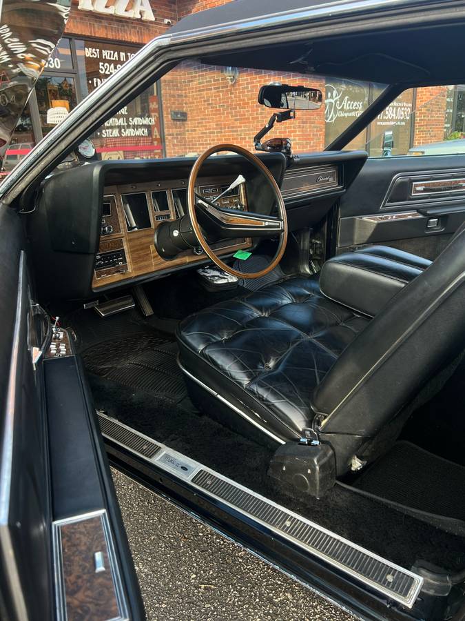Lincoln-continental-1973-black-13
