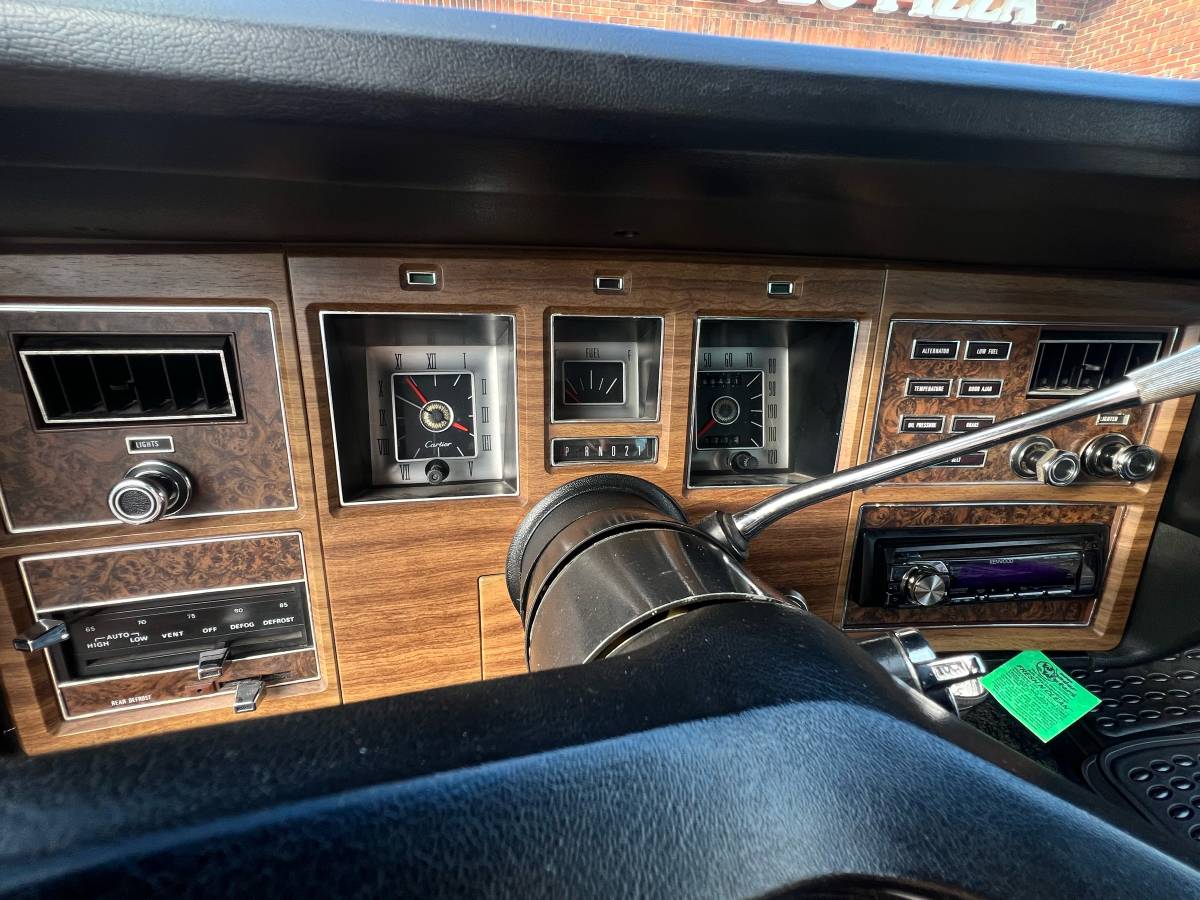 Lincoln-continental-1973-black-15
