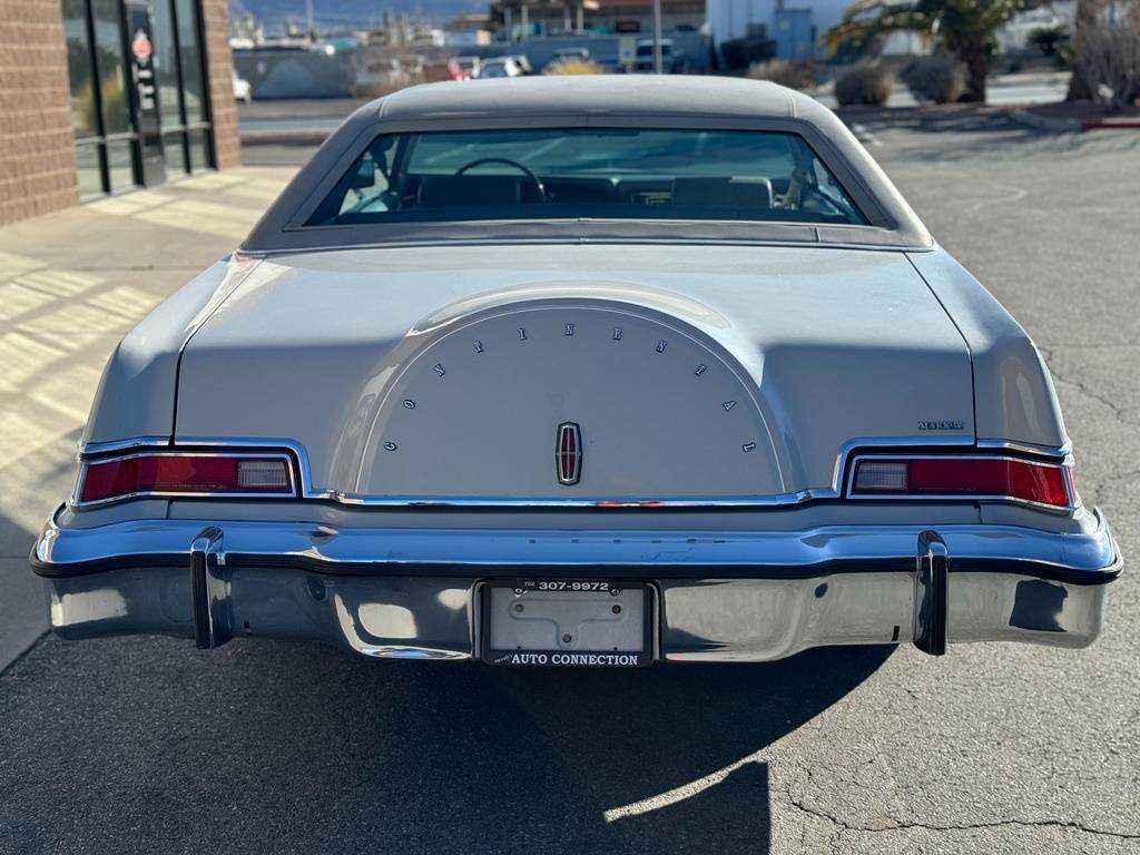 Lincoln-continental-1976-grey-117