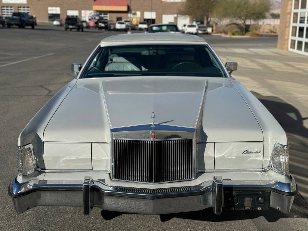 Lincoln-continental-1976-grey-123