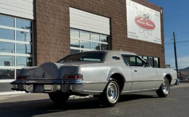Lincoln-continental-1976-grey-13