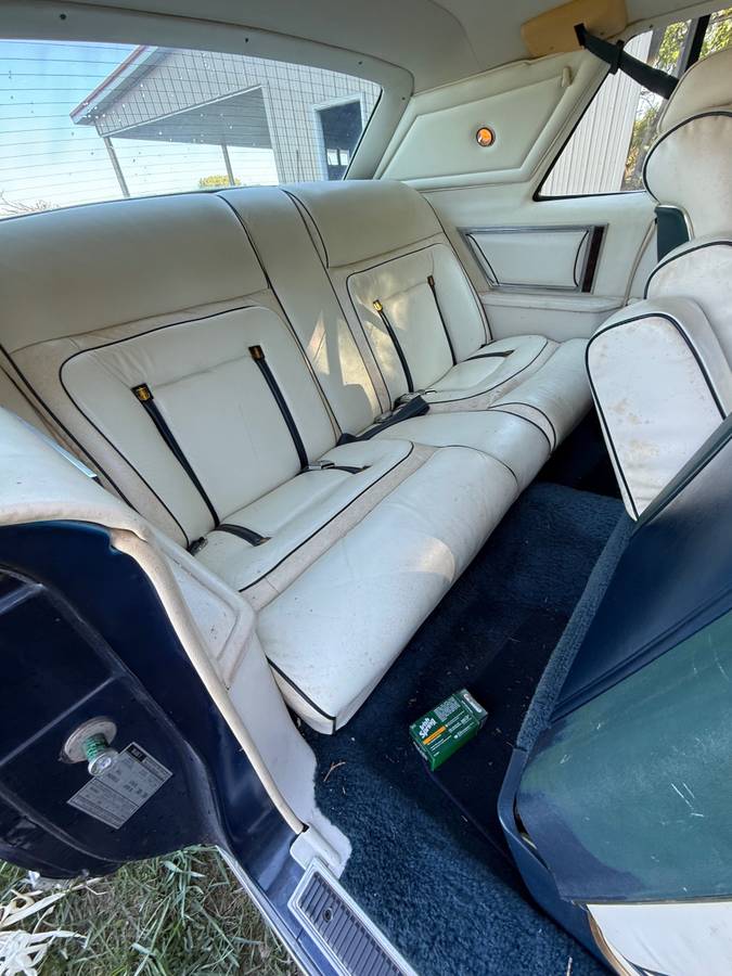 Lincoln-continental-1979-7