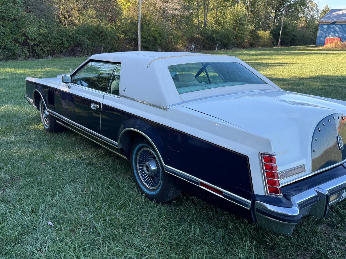 Lincoln-continental-1979-9