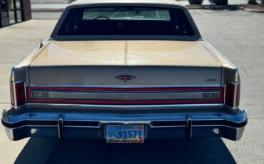 Lincoln-continental-1979-yellow-101