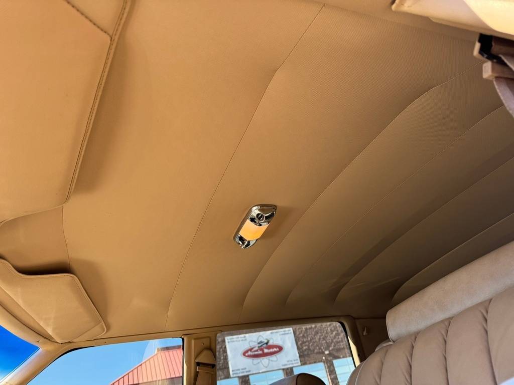 Lincoln-continental-1979-yellow-129