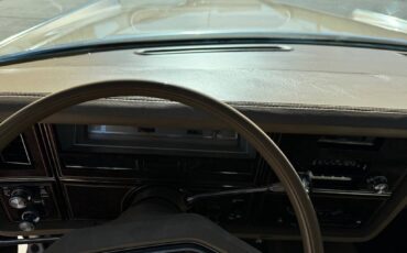 Lincoln-continental-1979-yellow-183