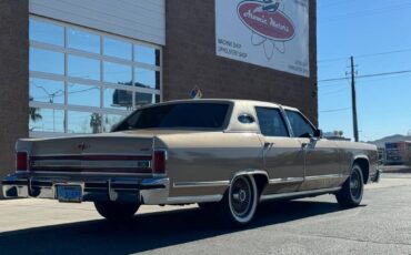 Lincoln-continental-1979-yellow-3