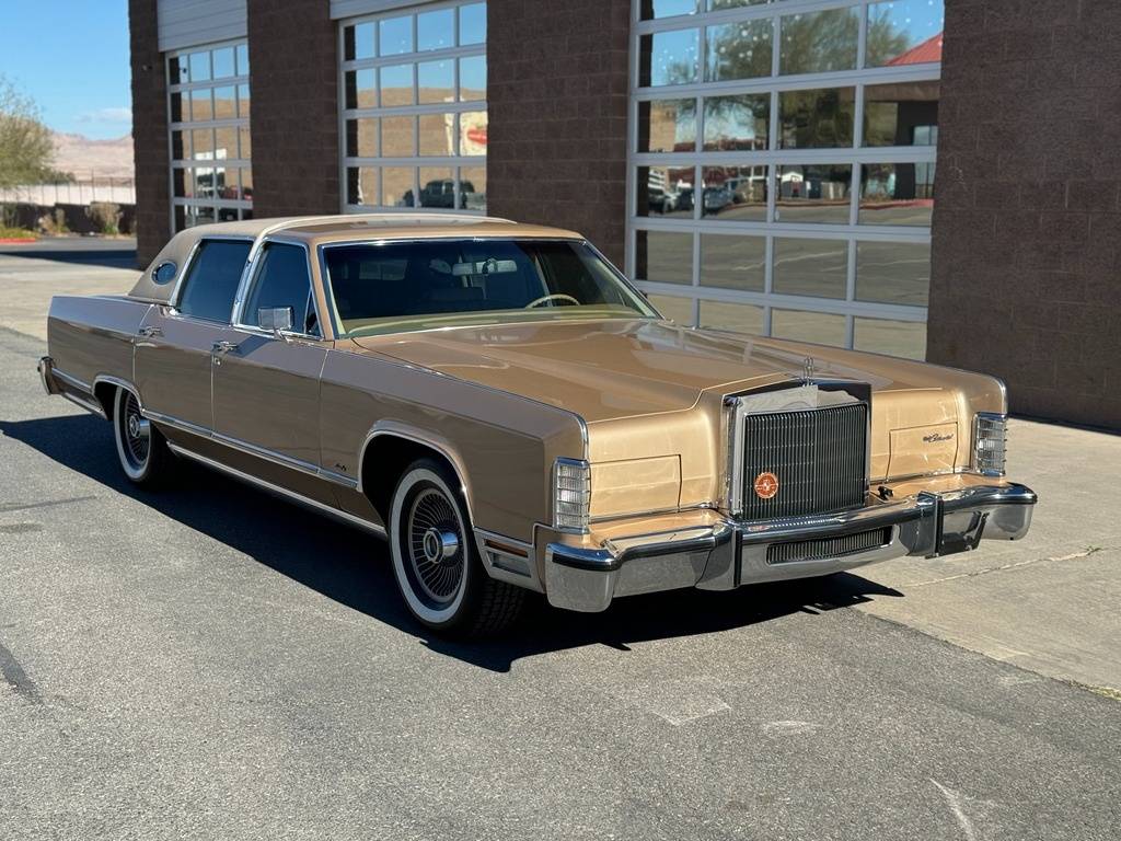 Lincoln-continental-1979-yellow-40