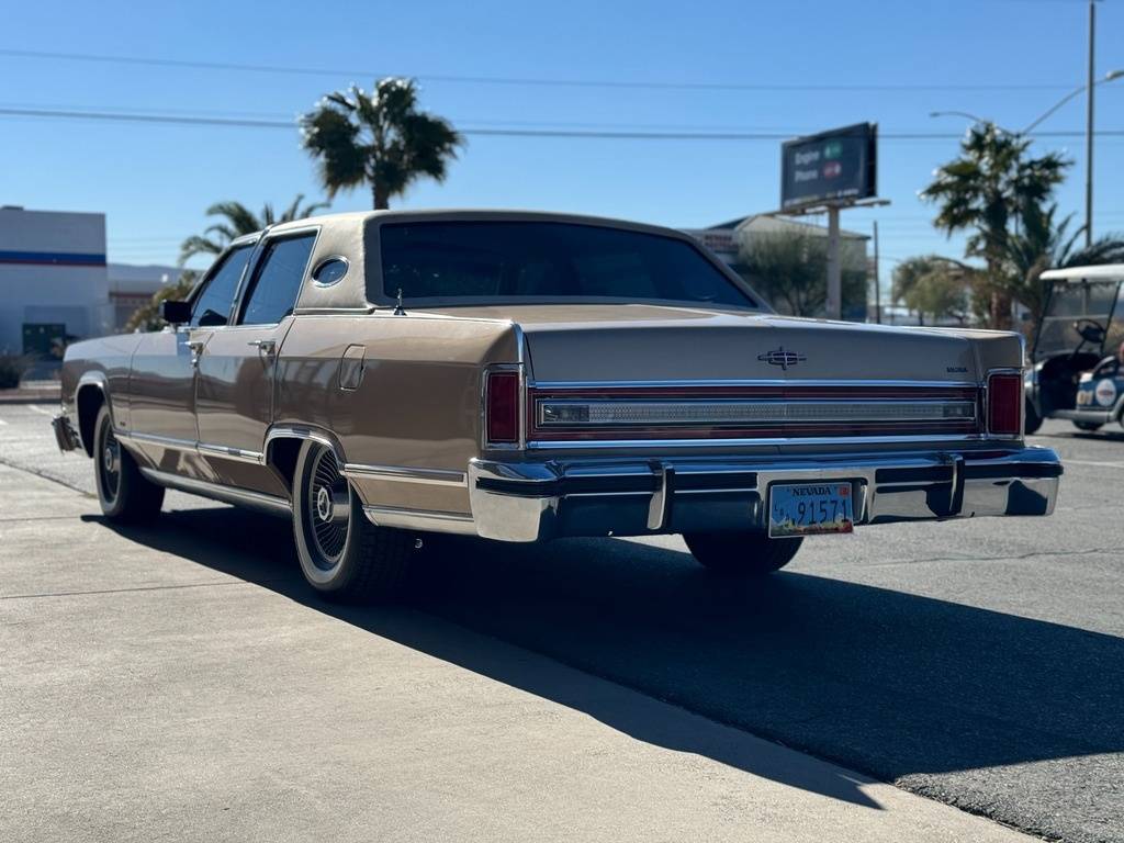 Lincoln-continental-1979-yellow-53