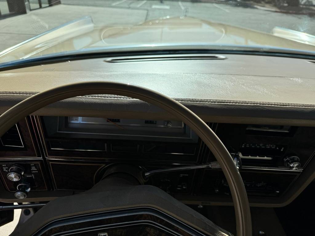 Lincoln-continental-1979-yellow-57