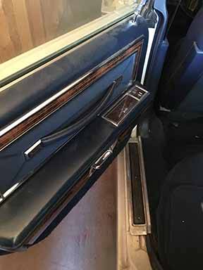 Lincoln-continental-collectors-1979-white-5