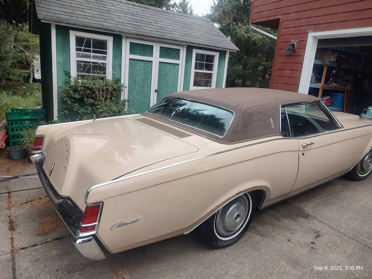 Lincoln-continental-mark-iii-1971-custom-5