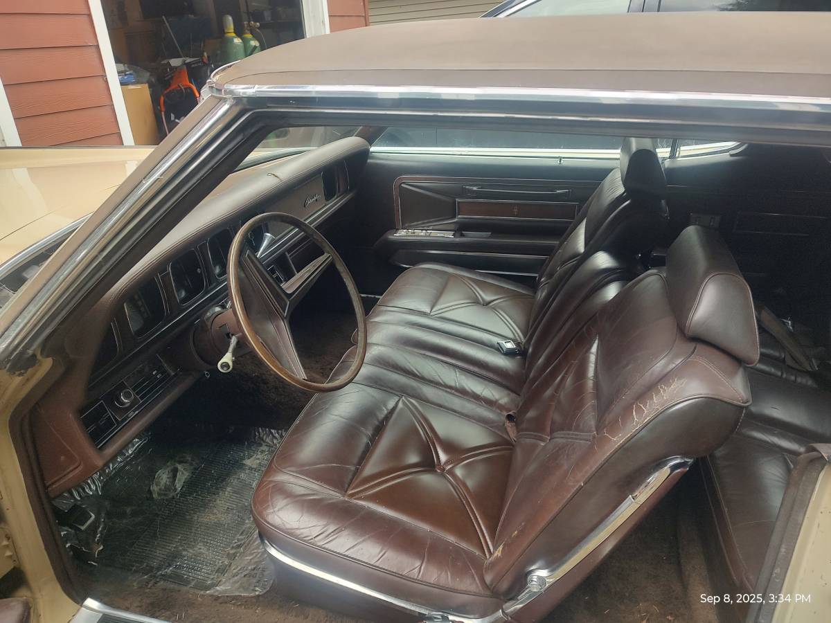 Lincoln-continental-mark-iii-1971-custom-6