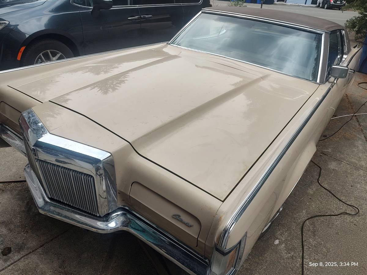 Lincoln-continental-mark-iii-1971-custom-7