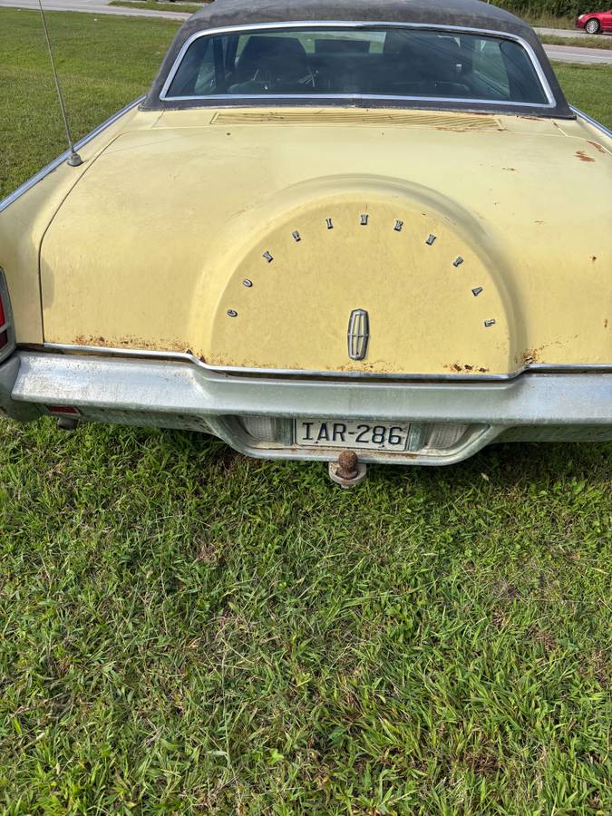 Lincoln-continental-mark-iii-1971-yellow-1