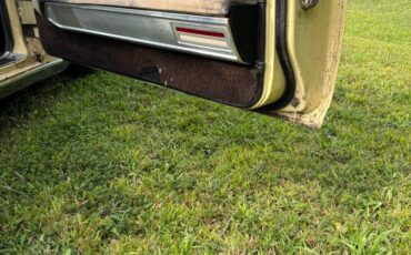 Lincoln-continental-mark-iii-1971-yellow-4