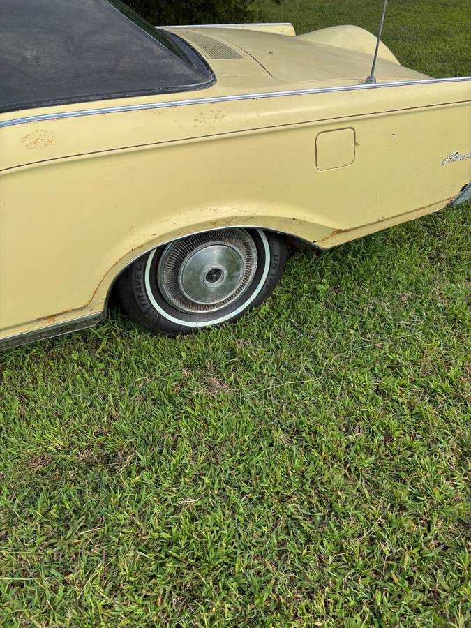 Lincoln-continental-mark-iii-1971-yellow-6