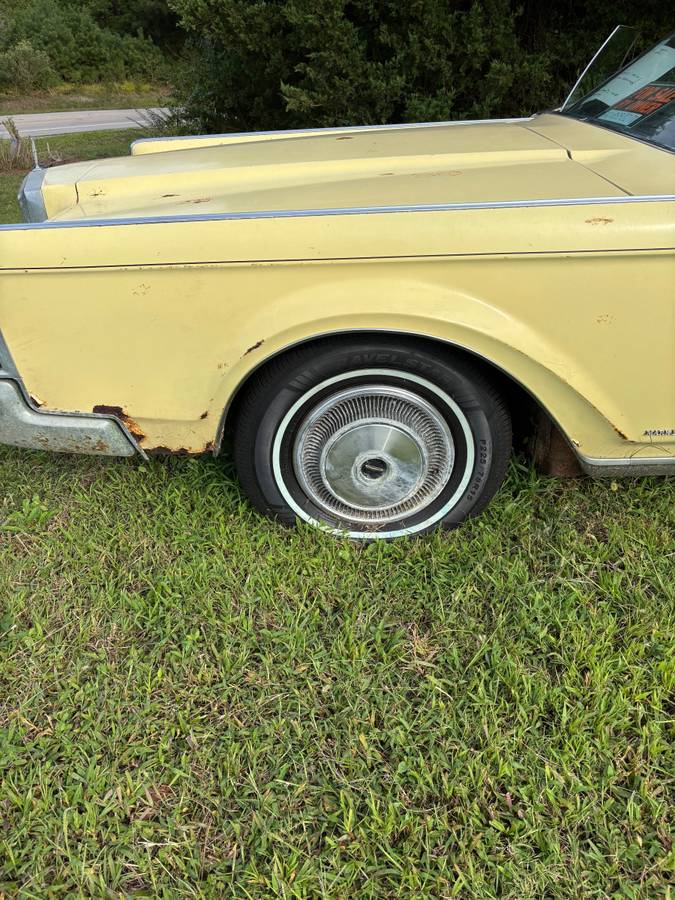 Lincoln-continental-mark-iii-1971-yellow-7