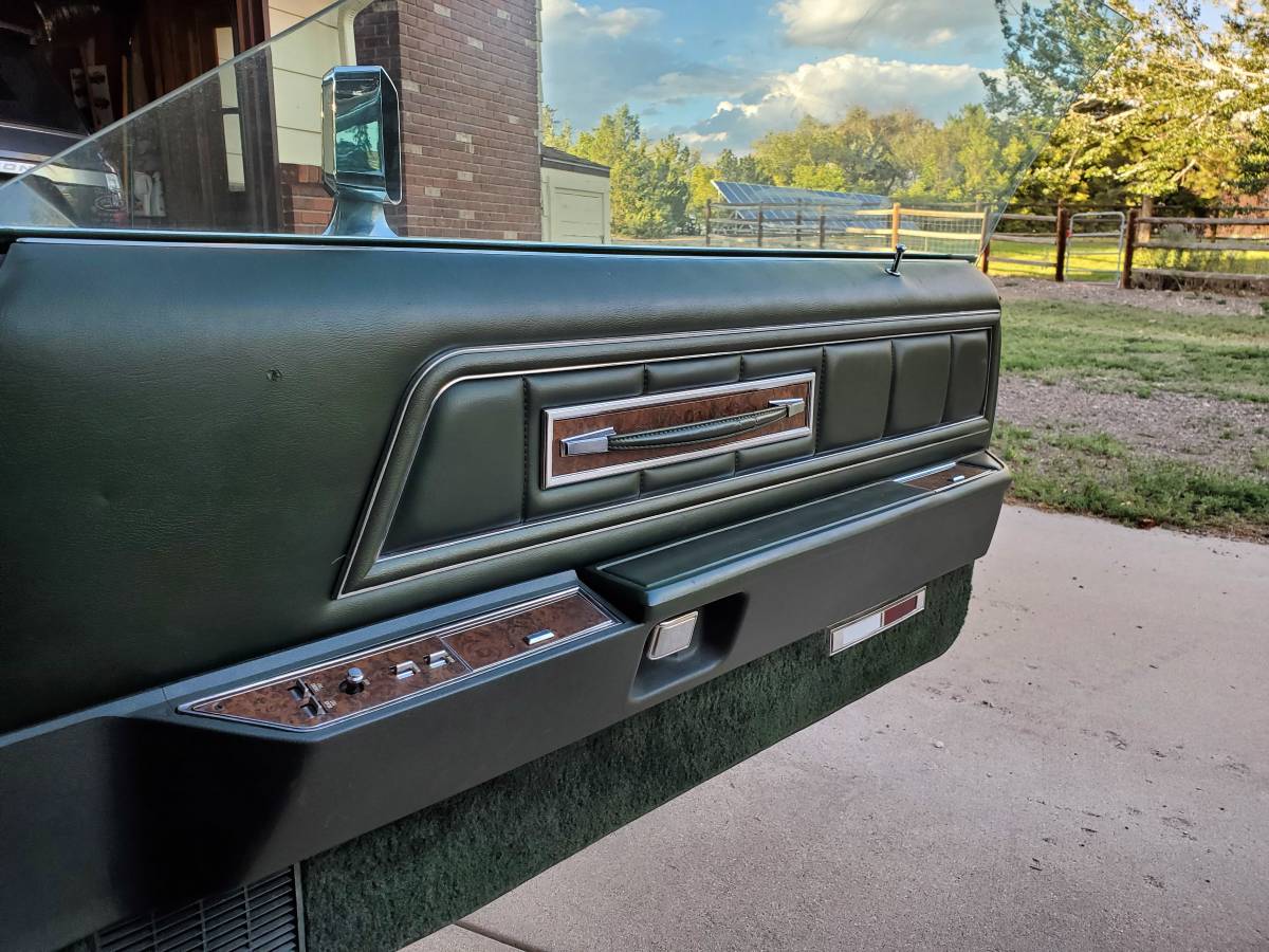 Lincoln-continental-mark-iv-1973-green-3