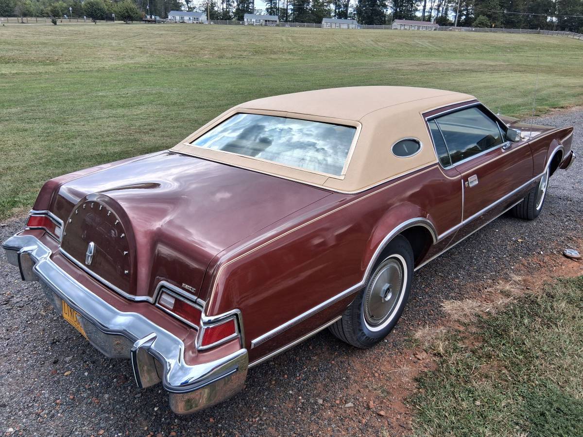 Lincoln-continental-markiv-1975-brown-17