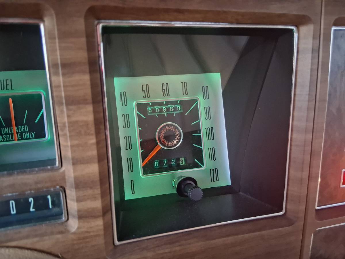 Lincoln-continental-markiv-1975-brown-7