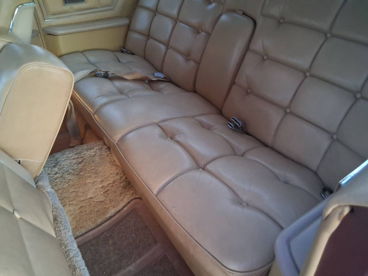 Lincoln-continental-markiv-1975-brown-9