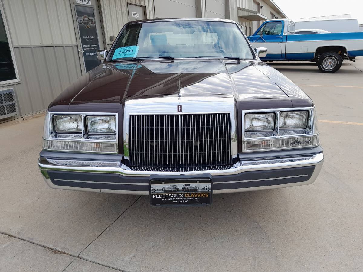 Lincoln-continental-valentino-1984-10